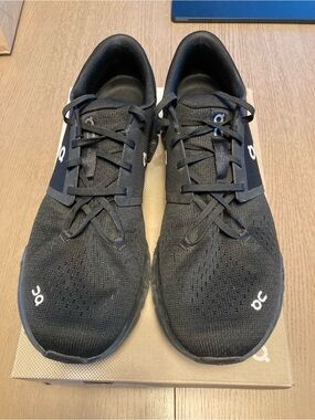 On Cloud X4 athletic shoes Black 12.5